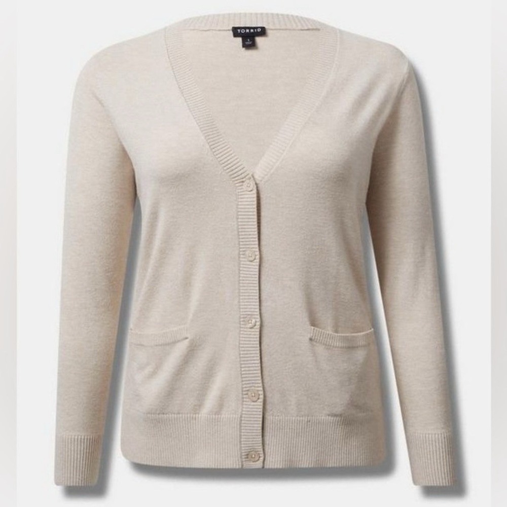 Torrid Neutral Oatmeal Beige V Neck Pocket Button Cardigan Sweater‎ Size 3X